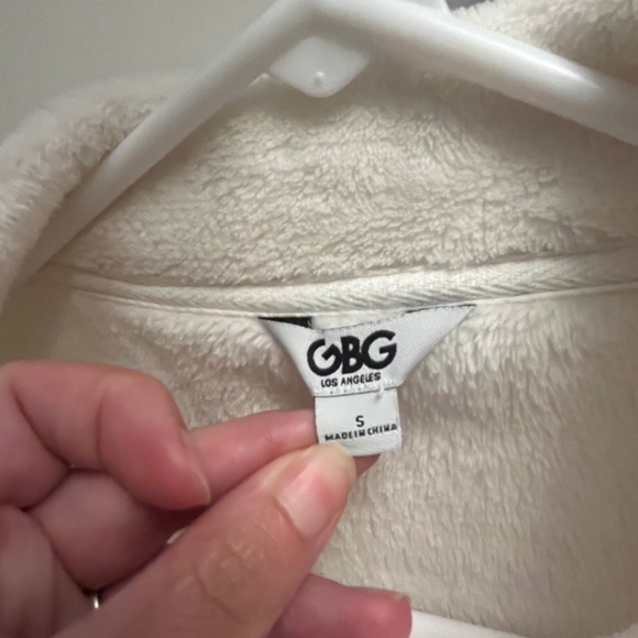 GBG Los Angeles fleece pullover 100% polyester like new only worn a few times - Picture 2 of 2